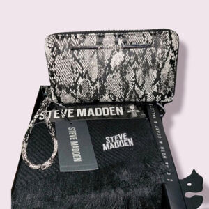 Steve Madden Wristlet & Scarf Boxed Gift Set (NEW)
